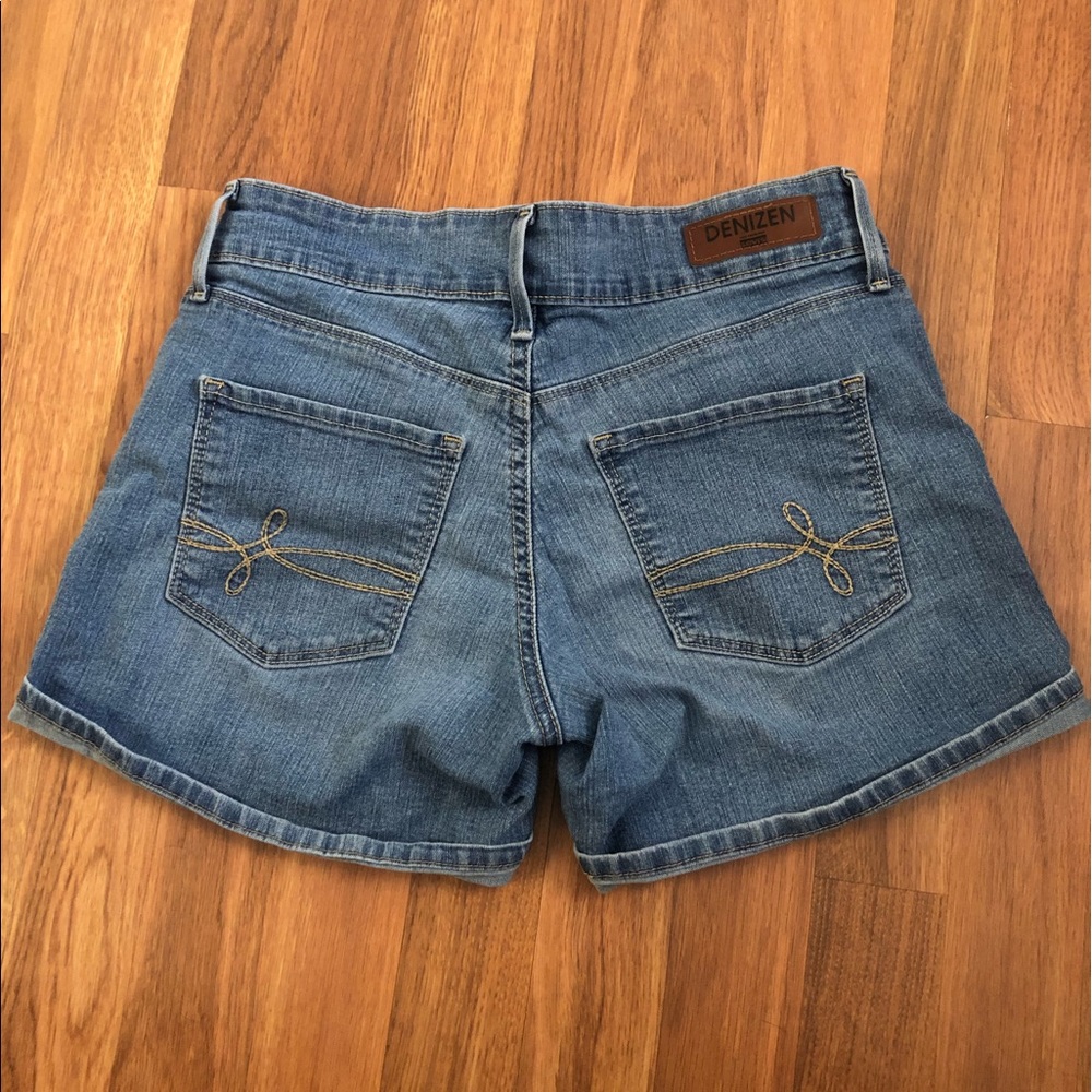 SOLD - Levi’s Denizen Women’s Jean Denim Shorts
